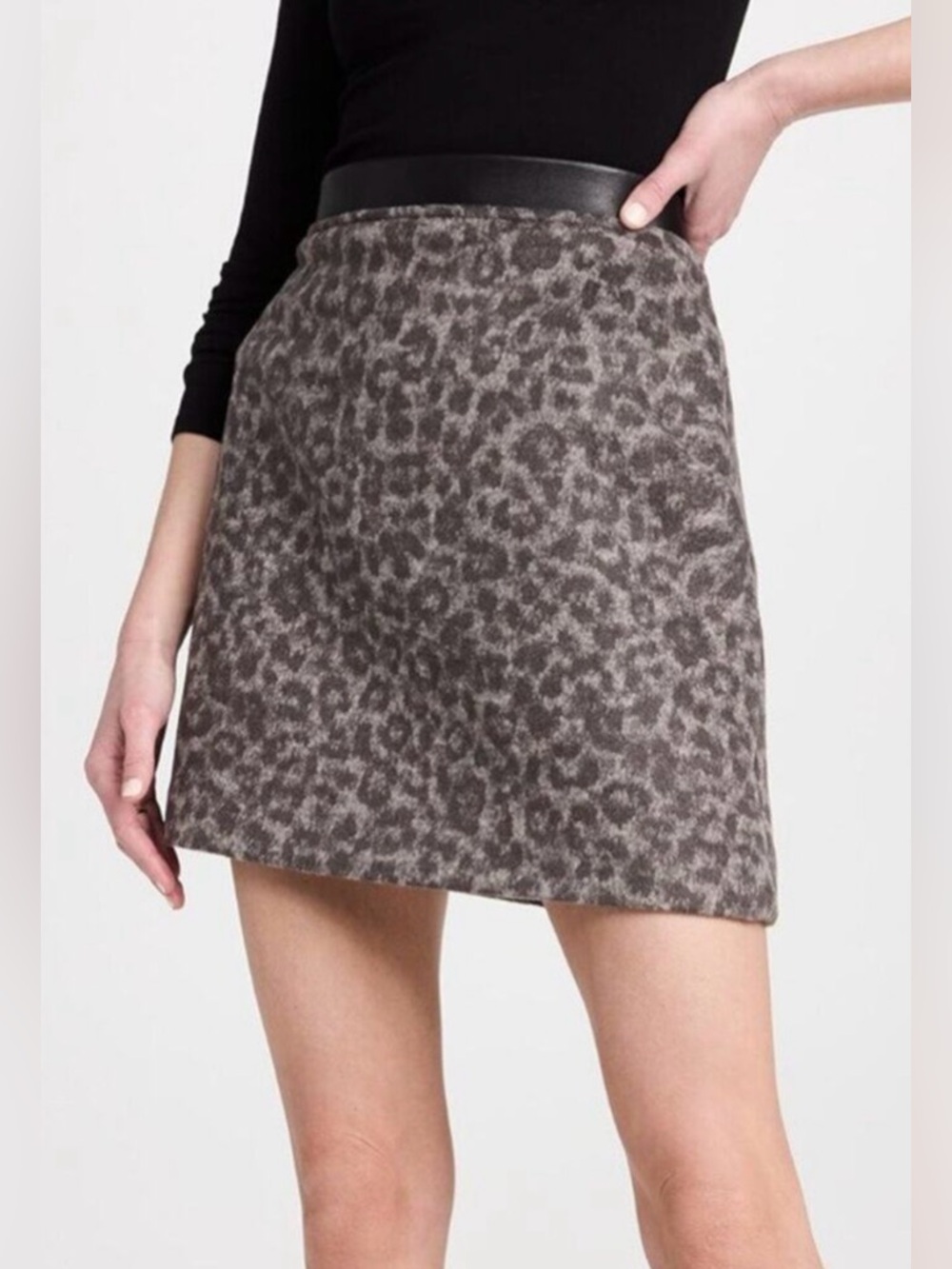 Club Monaco Leopard Print Mini Skirt Wool Blend Gray Size 6